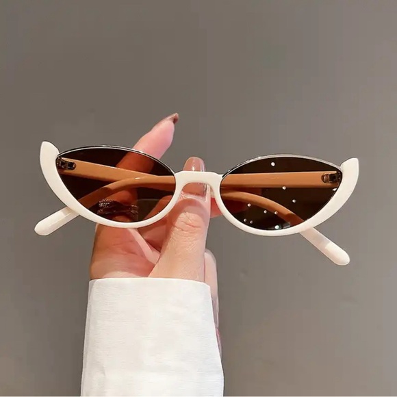 Accessories - White Rim Sky Tinted Round Lens Sunglasses/Frames